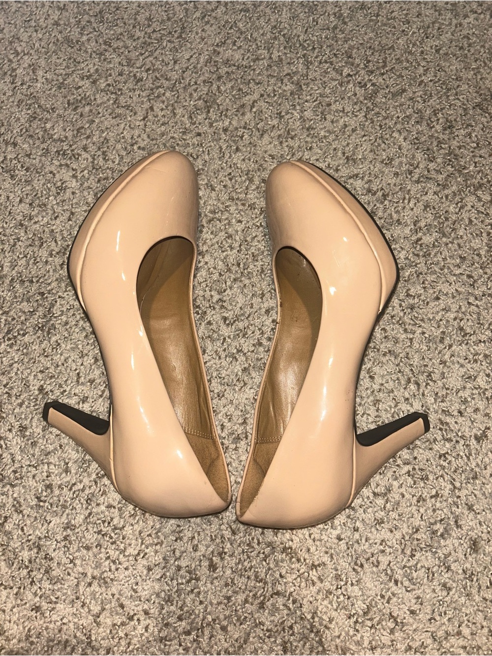 Classic Women's Nude Pump Heels - Picture 4 of 8